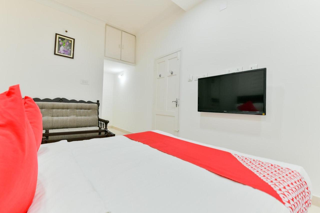 Oyo 16844 Adams Cottage Kochi Esterno foto